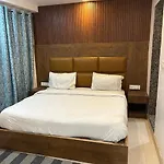 Hotel Yatri Niwas Delhi International Airport
