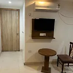 Hotel Yatri Niwas Delhi International Airport