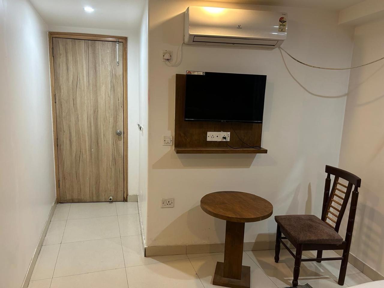 Yatri Niwas Delhi International Airport 4*