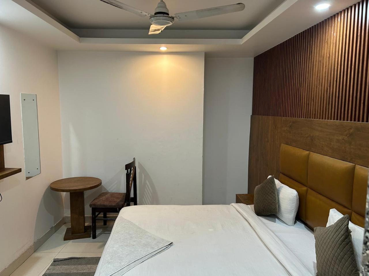 Yatri Niwas Delhi International Airport 4*