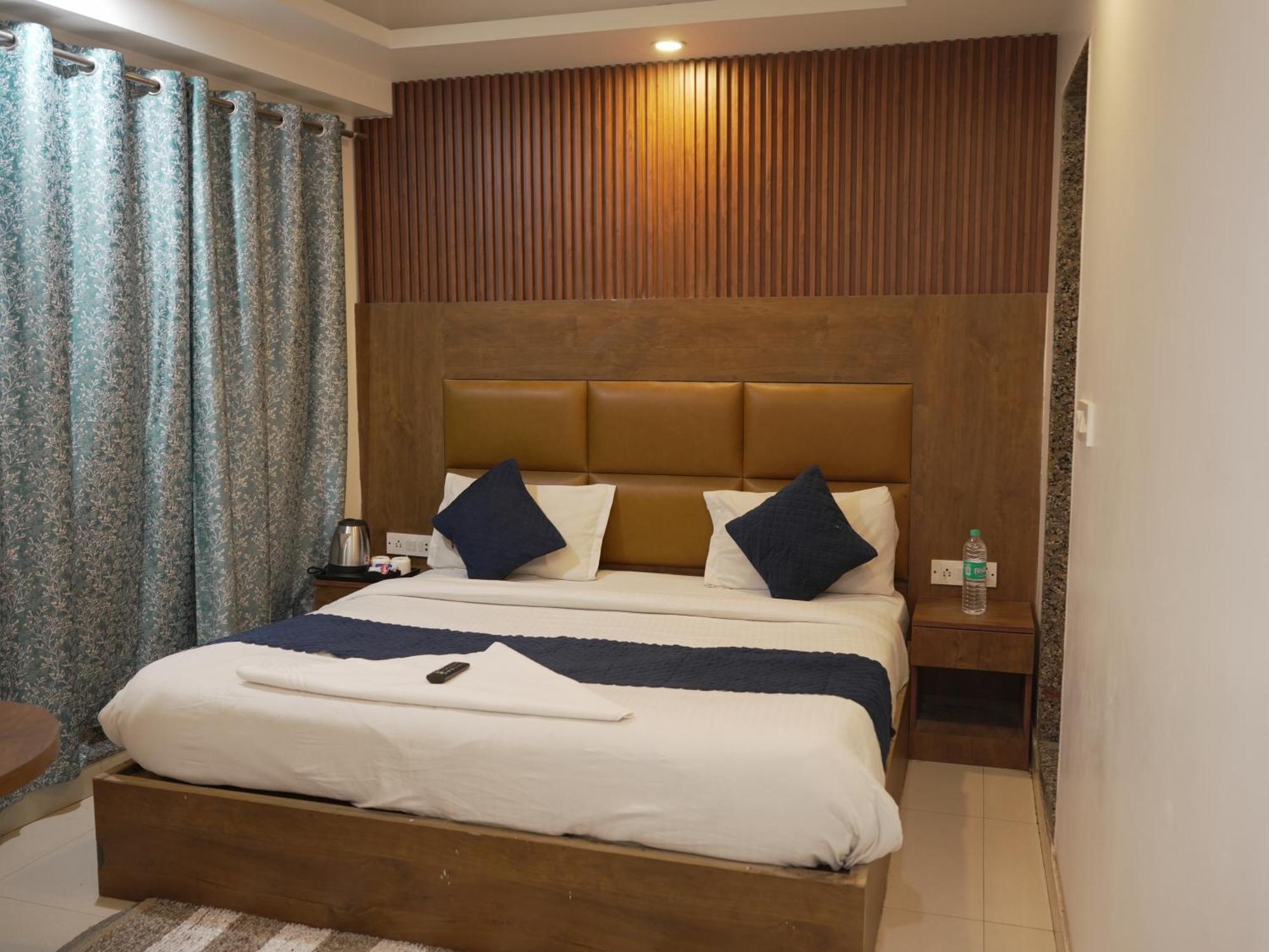 Hotel The Delhi International Airport
