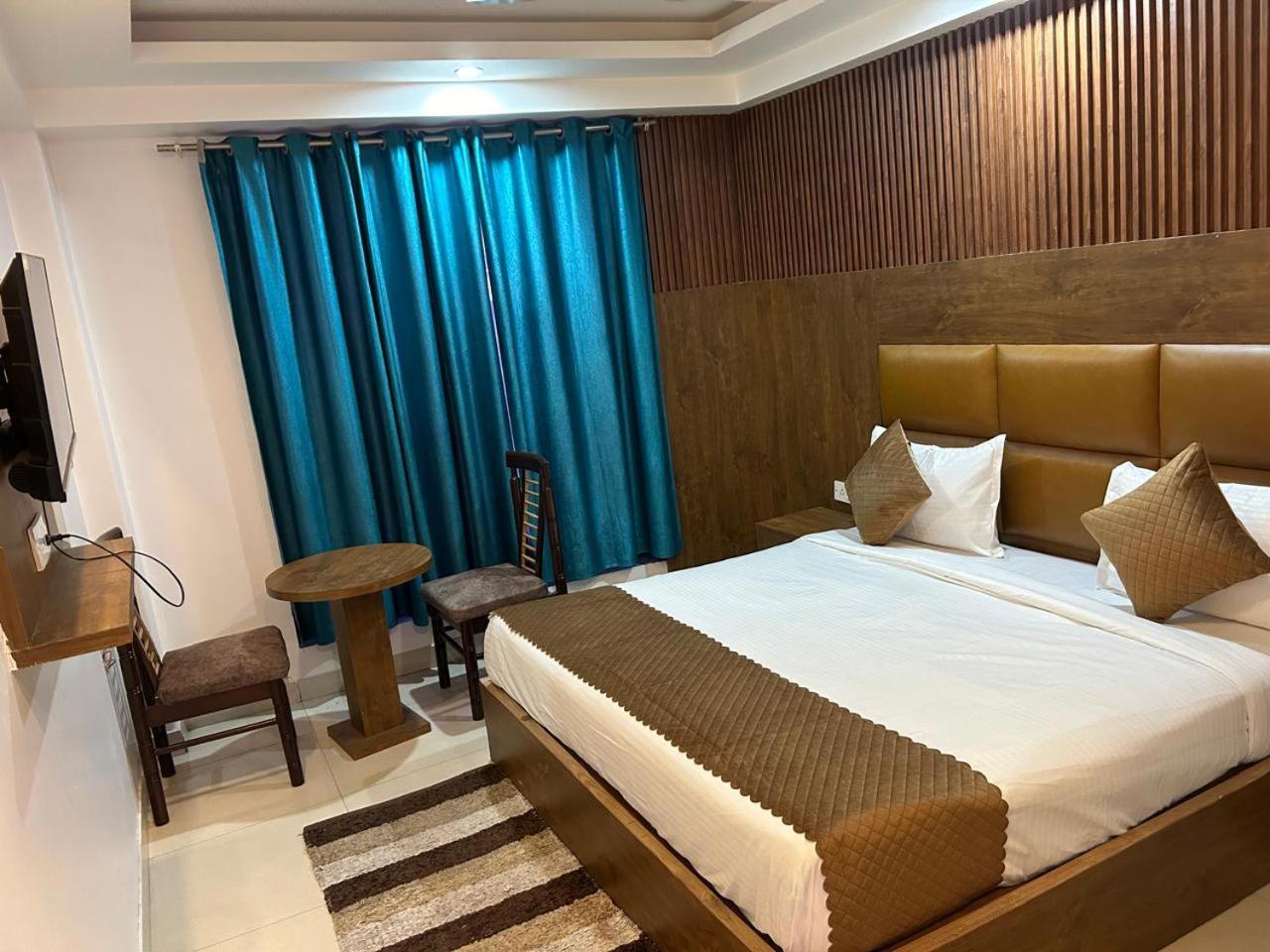 The Delhi International Airport Hotel
