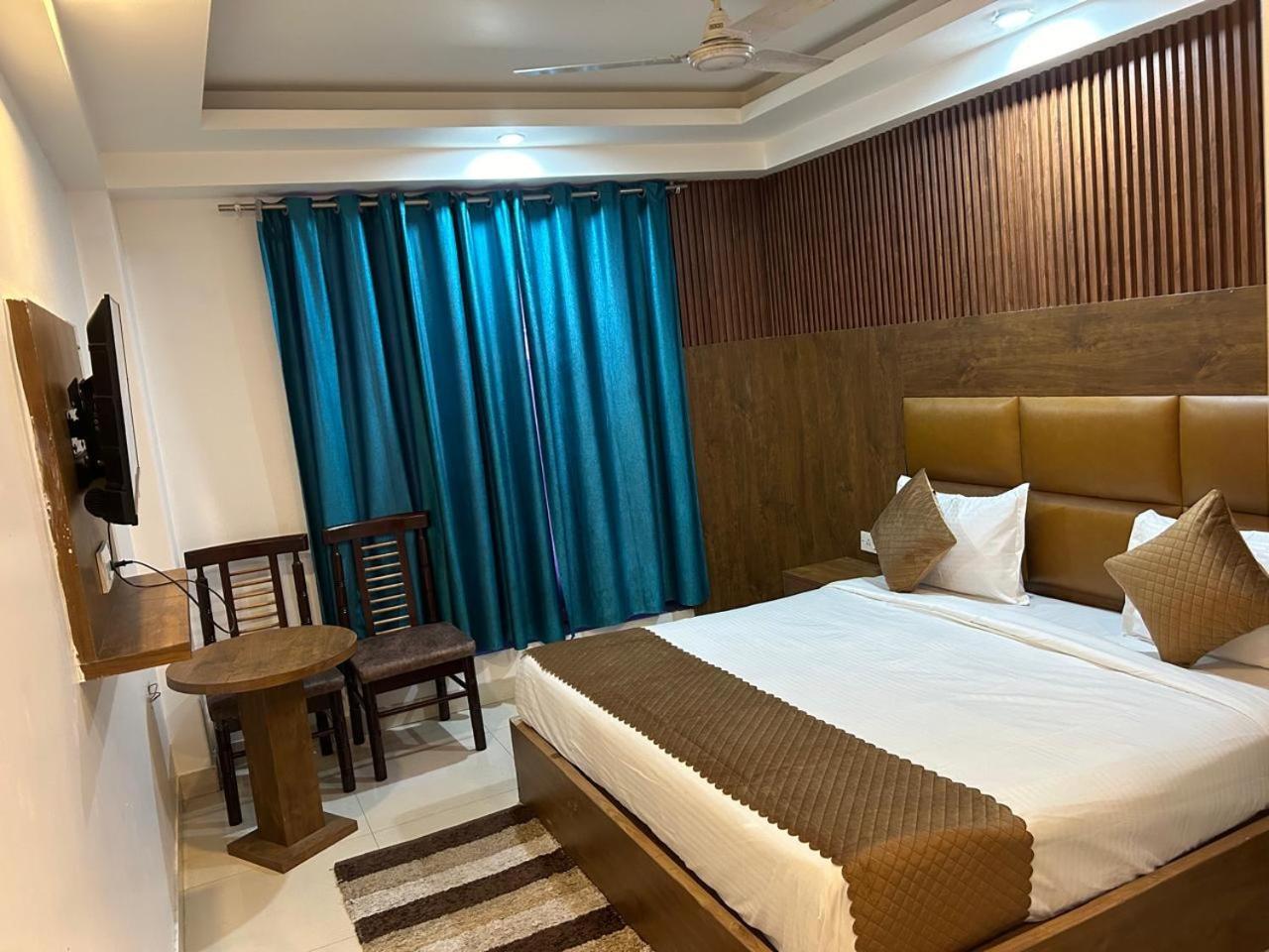 Hotel The Delhi International Airport
